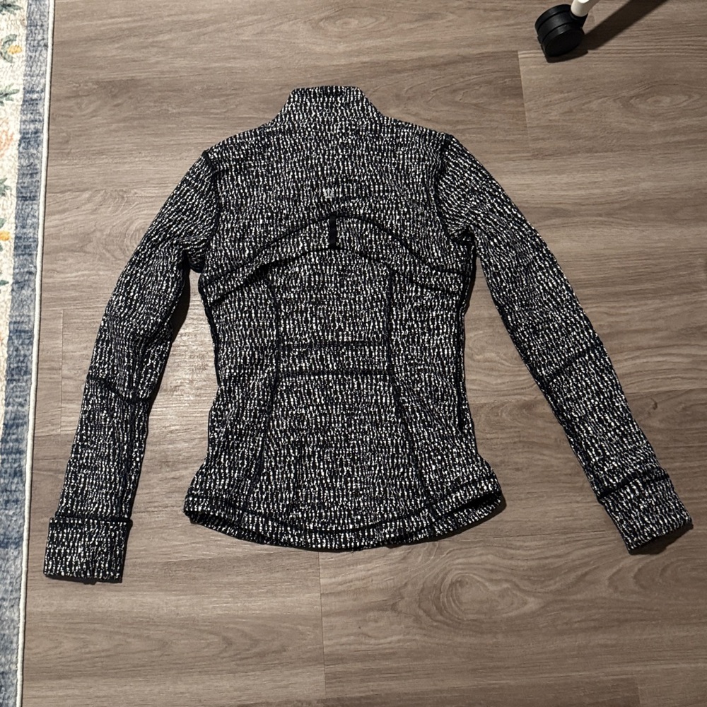 Lululemon Define Jacket - Picture 2 of 3